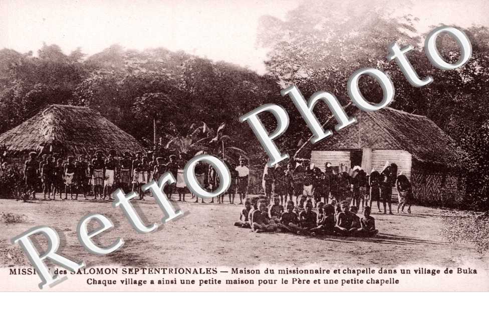 Maison du missionnaire et chapelle dans un village de Buka