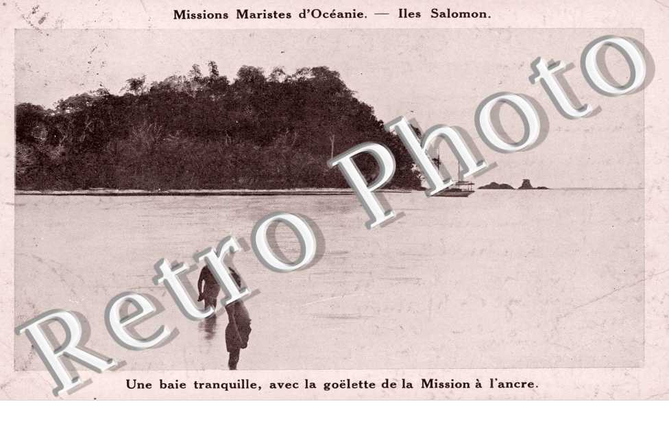 Une baie avec la goëlette de la Mission a l'ancre