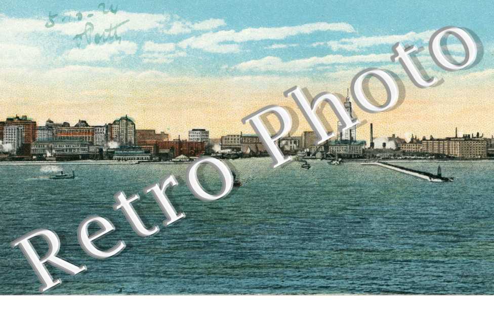 Entrance to Chicago Harbor