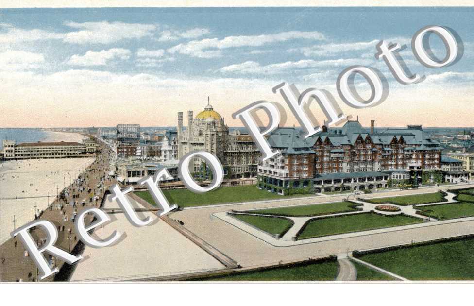 Million Dollar Pier, boardwalk and Malborough-Blenheim hotel