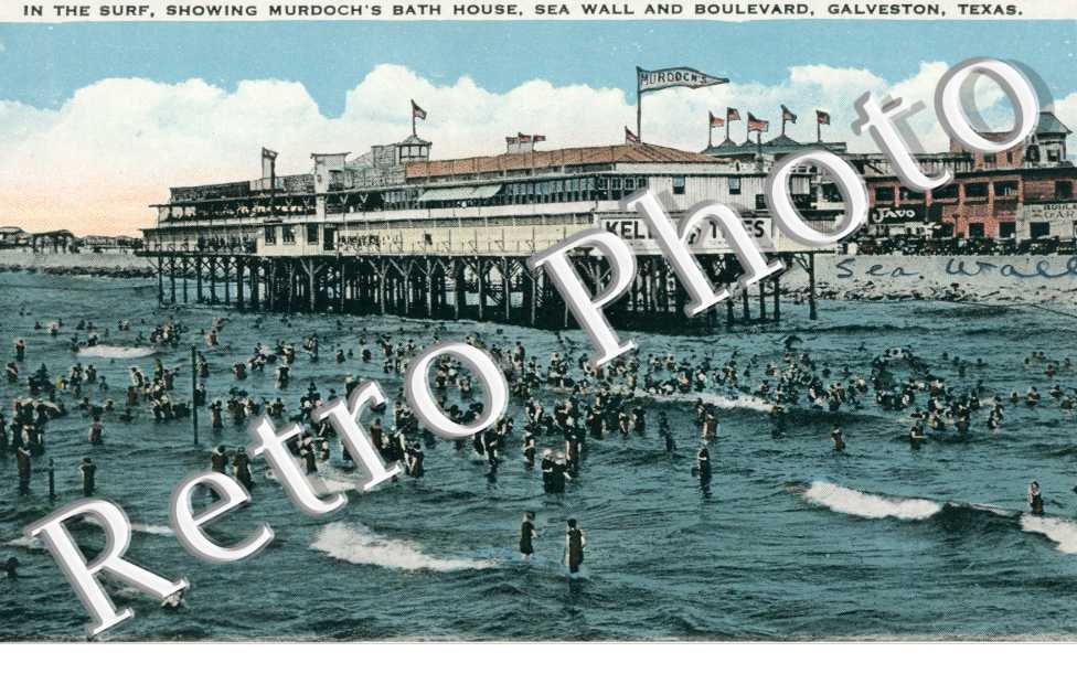 Showing Murdoch's Bath House, Sea Wall and Boulevard