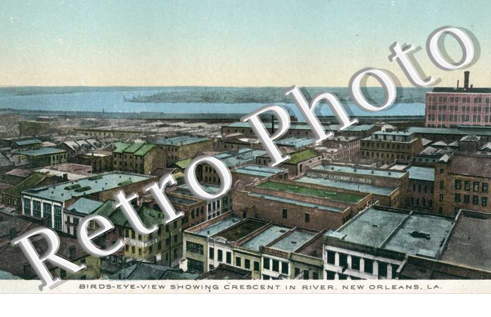Birds-eye view showing crescent in river