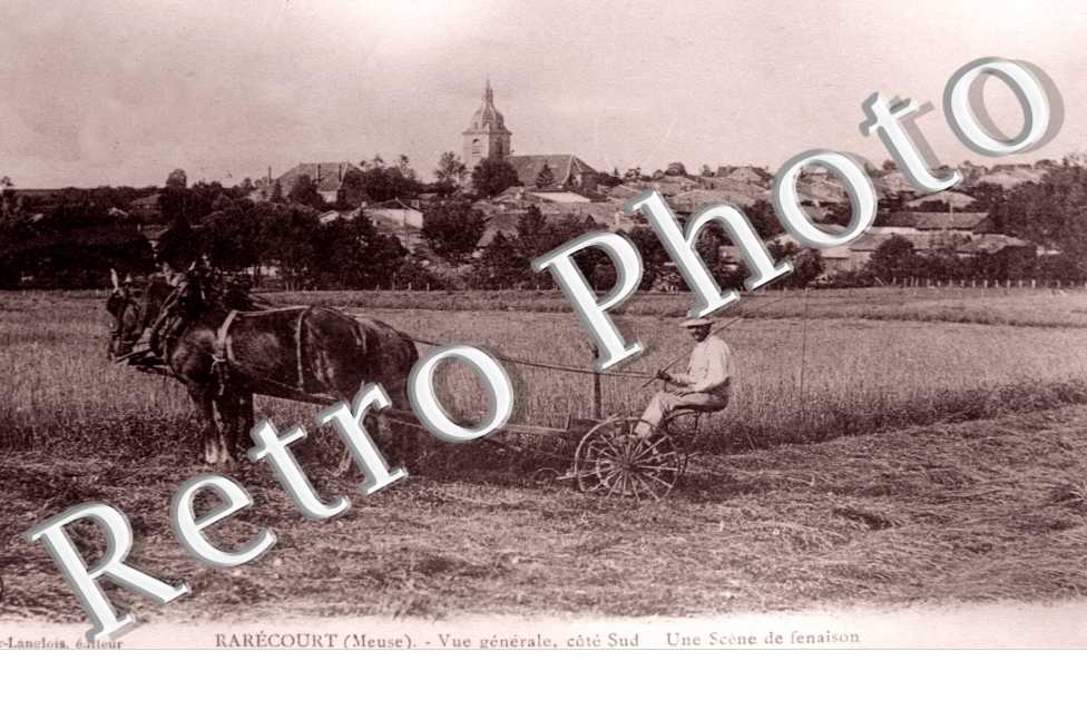 Vue generale, cote sud Une scene de fenaison