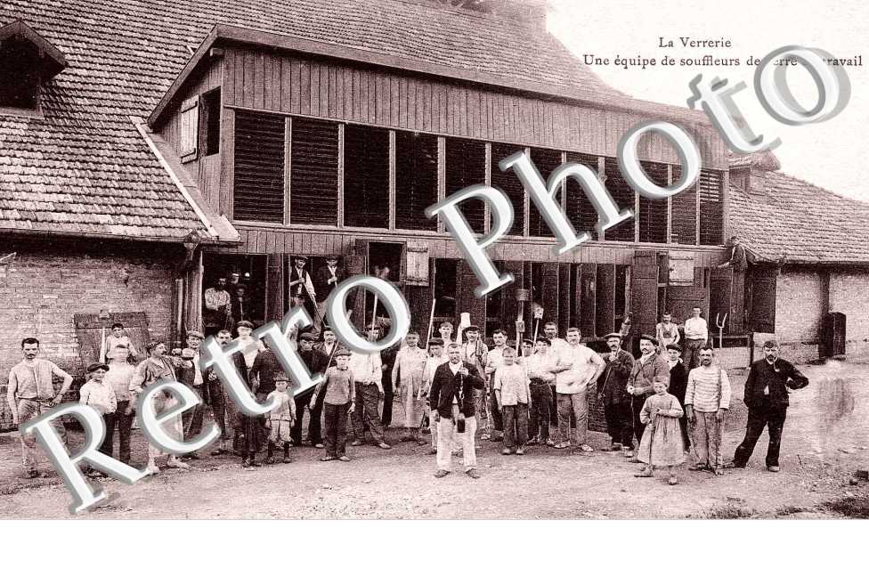 La verrerie Une equipe de souffleurs de verre