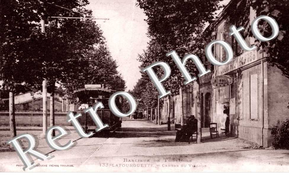 Lafourguette - centre du village - tramway