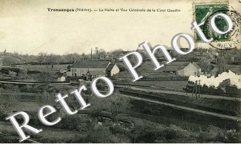Halte et vue generale de la cour Gaudin