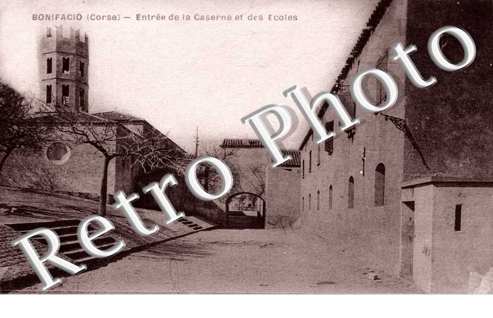 Entree de la caserne et des ecoles