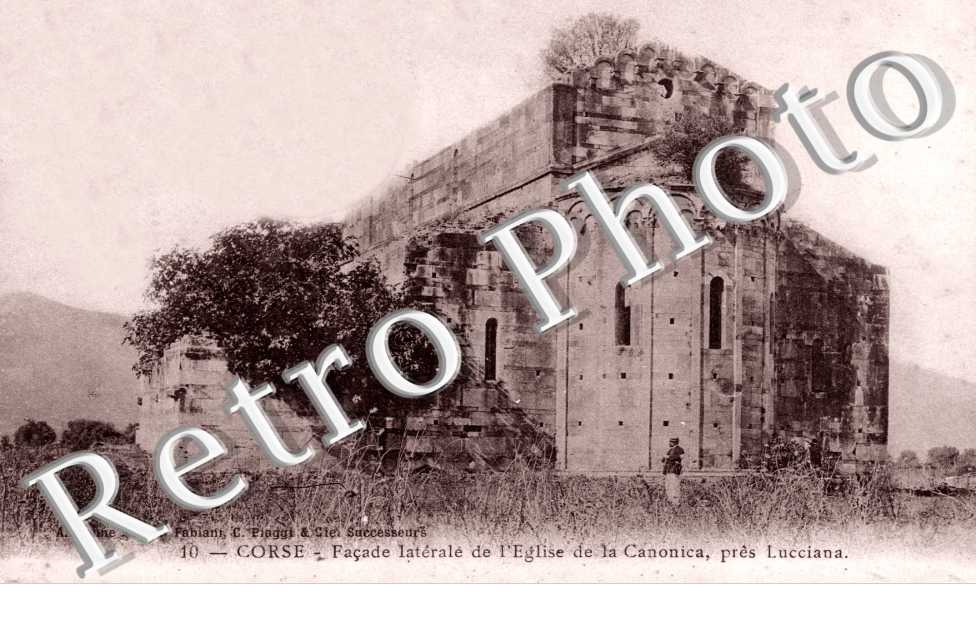 facade laterale de l'eglise de la canonica