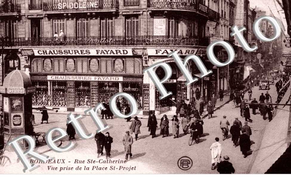 la rue Sainte-Catherine vue prise de la Place Saint-Projet