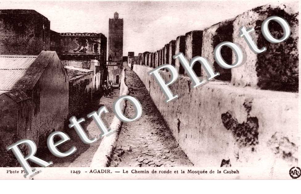 Le Chemin de ronde et la Mosquee de la Casbah