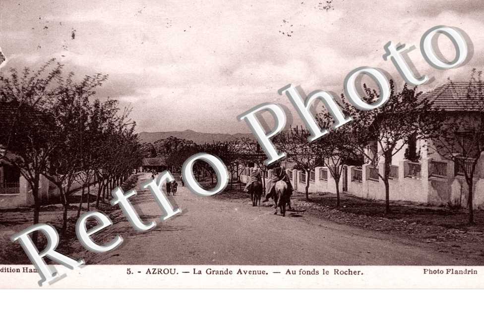 la Grande Avenue, Au fonds le Rocher