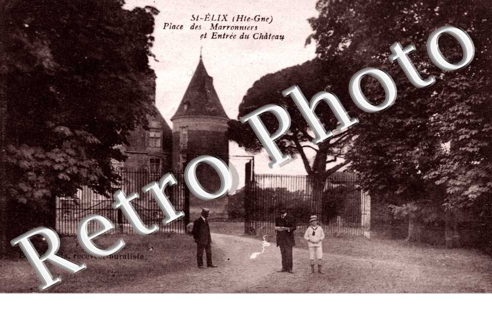 Place des Marronniers et entree du chateau