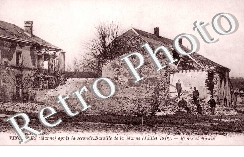 Ecoles et Mairie en Ruines