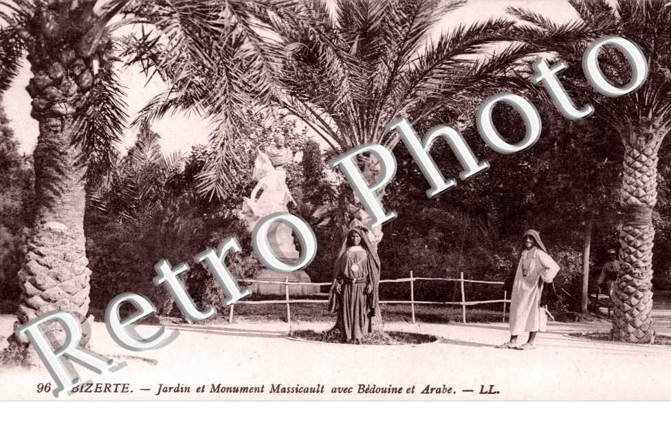 jardin et monument Massicault avec bedouine et arabe