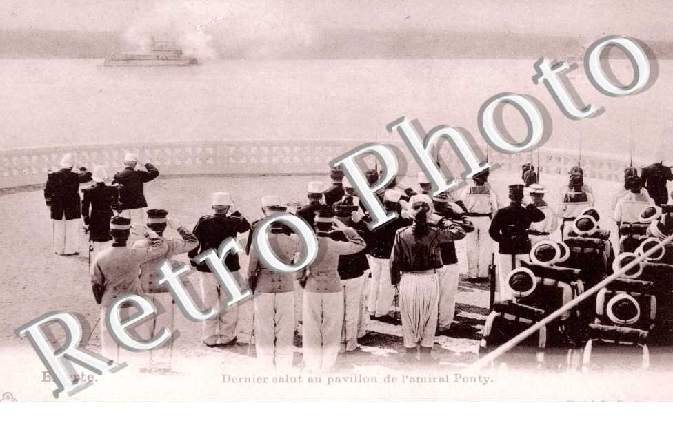 Dernier salut au pavillon de l'amiral Ponty