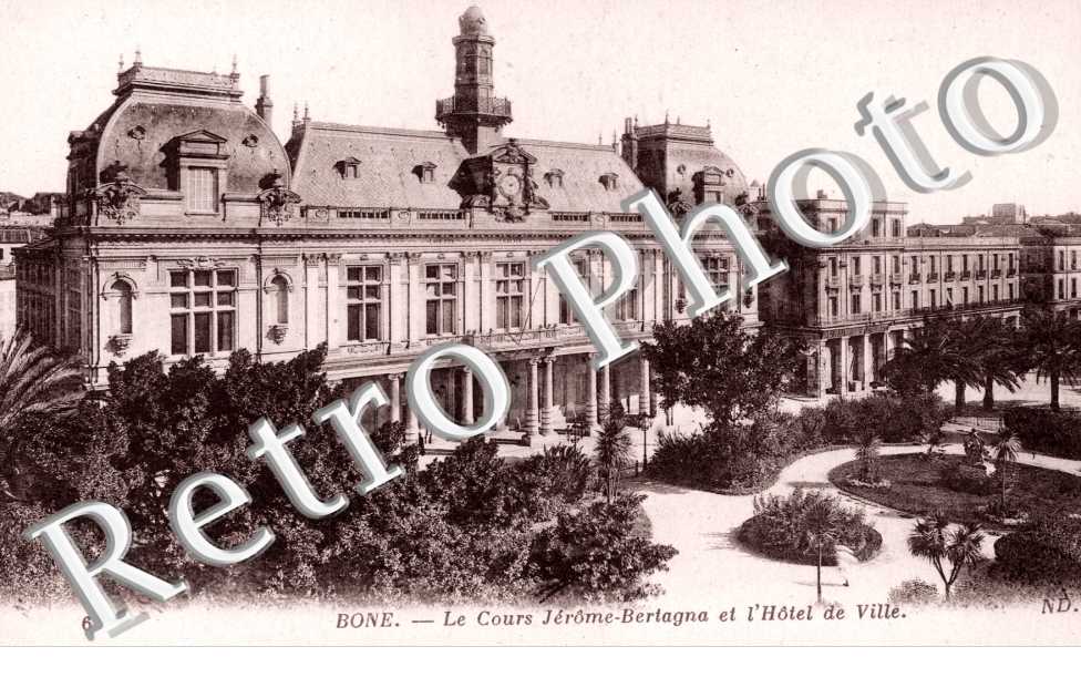 le Cours Jerome Bertagna et l'Hotel de Ville