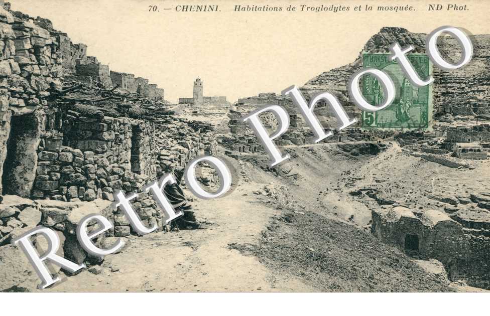 Habitations de Troglodytes et la Mosquee
