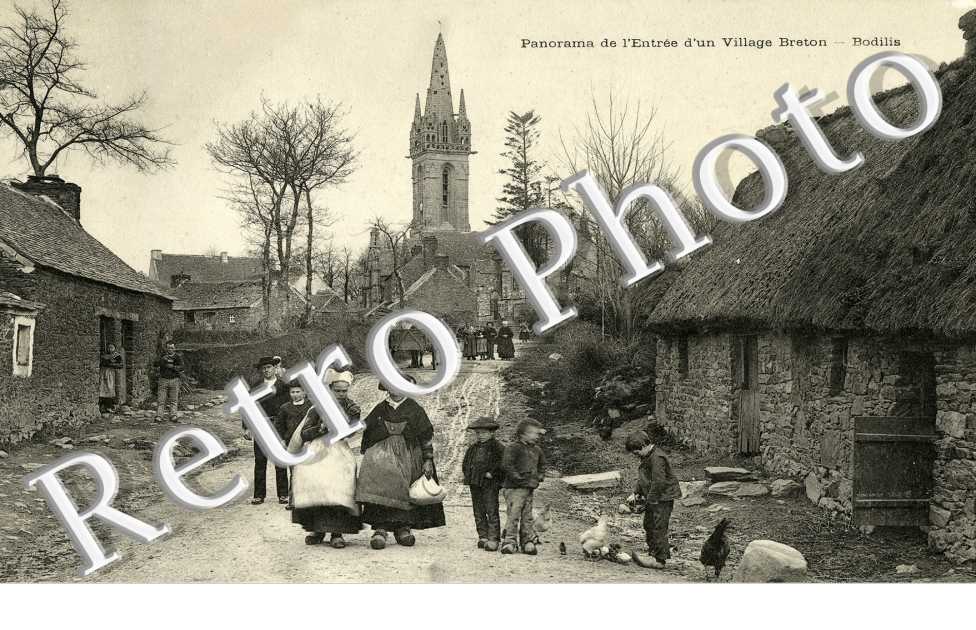 panorama de l'entree d'un village breton
