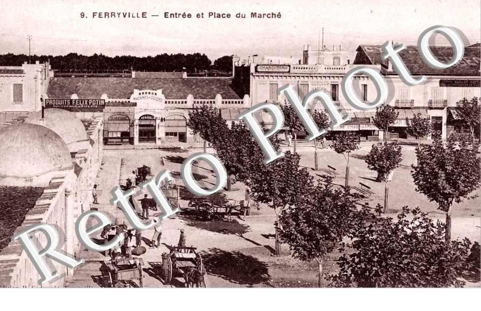 Entree et Place du Marche