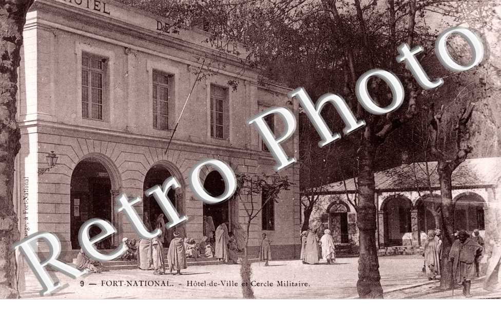 Hotel-de-Ville et Cercle Militaire