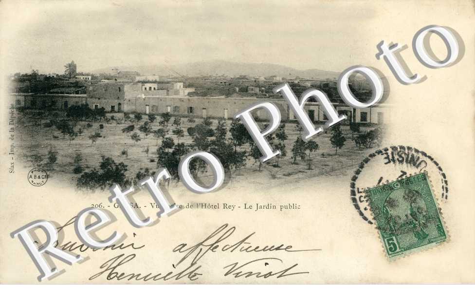 Vue prise de l'hotel Rey - Le jardin public