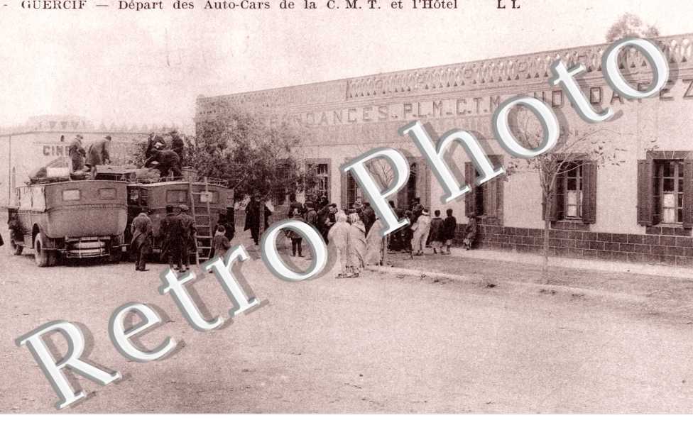 Depart des auto-cars de la C. M. T. et l'hotel