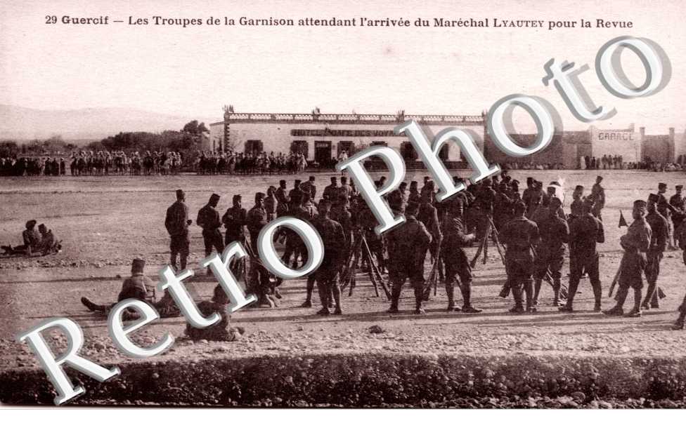 troupes de la garnison attendant l'arrivee du Marechal Lyautey pour la revue