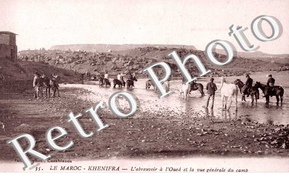 Abreuvoir a l'Oued et la vue generale du camp