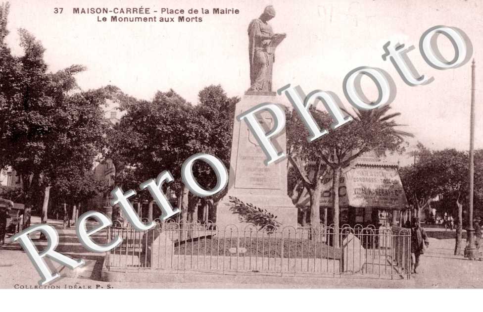 Place de la Mairie, le Monument aux Morts