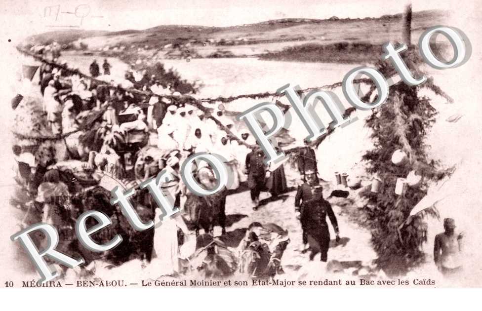 Le general Moinier et son etat-Major se rendant au bac avec les caids