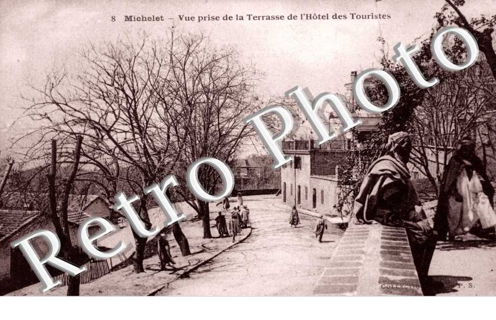 Vue prise de la terrasse de l'hotel des touristes