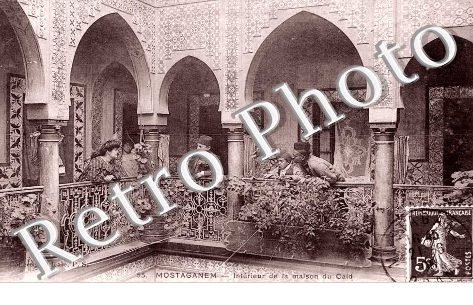 Interieur de la Maison du Caid
