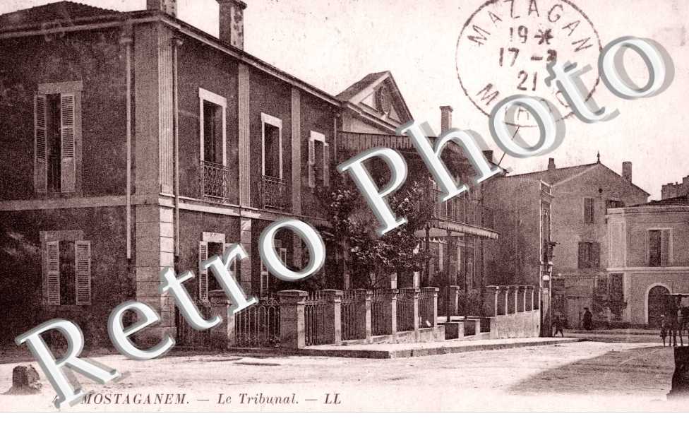Le Tribunal