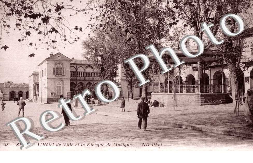 l'Hotel de Ville et le Kiosque de Musique