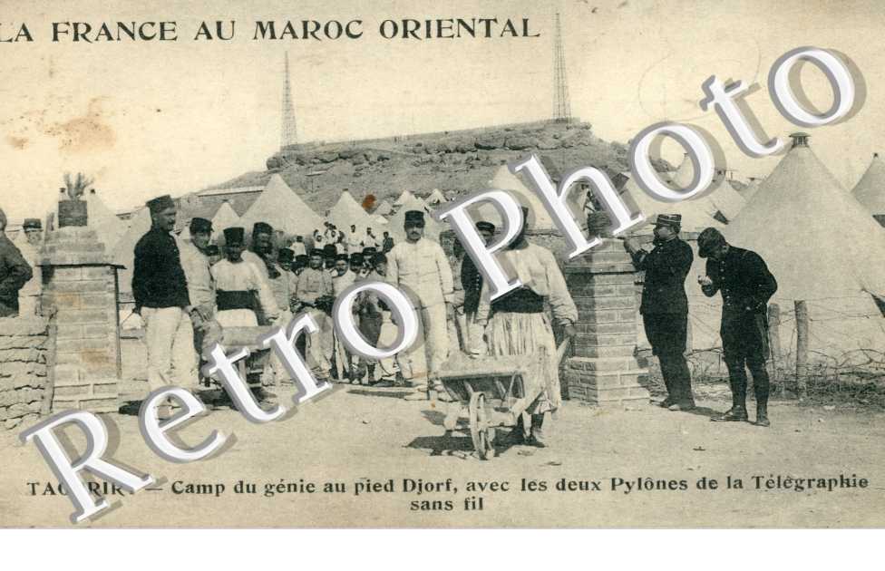Camp du genie au pied Djorf avec les deux Pylones de la Teleraphie sans fil