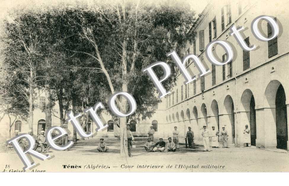 Cour interieure de l'Hopital militaire