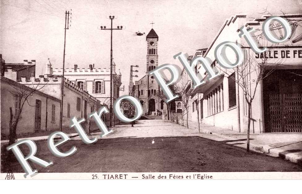 Salle des Fetes et l'Eglise