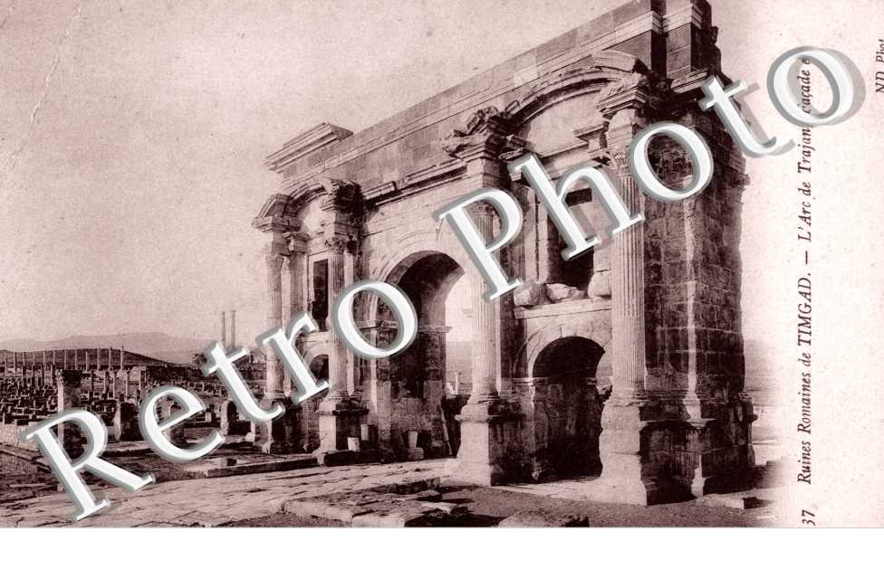 Ruines Romaines de Timgad, l'Arc de Trajan, Facade Est