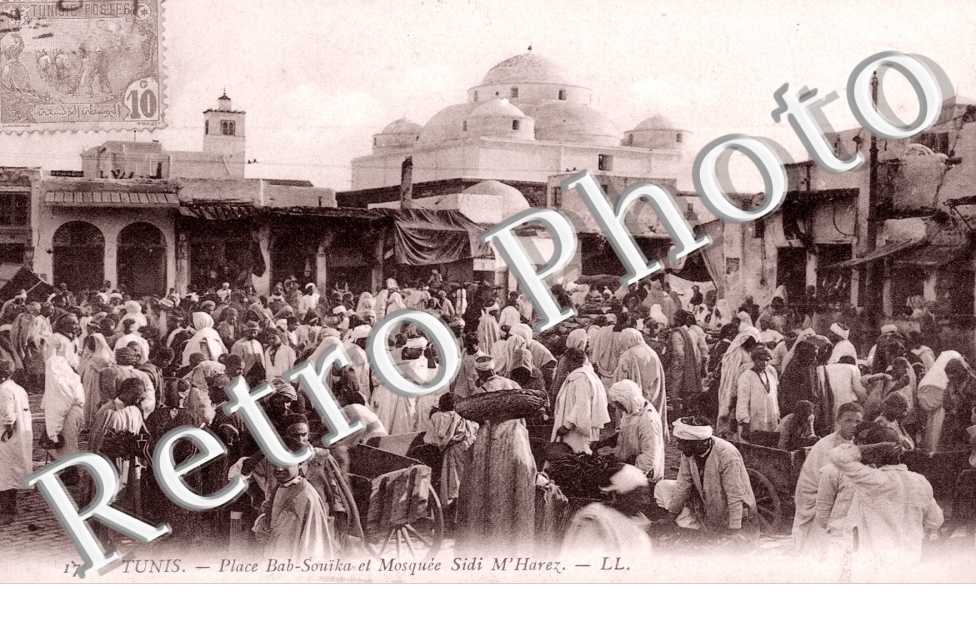 la Place Bab-Souika et la Mosquee M'Harez