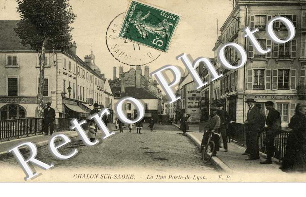 La Rue Porte de Lyon