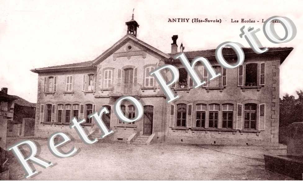 Les Ecoles, la Mairie