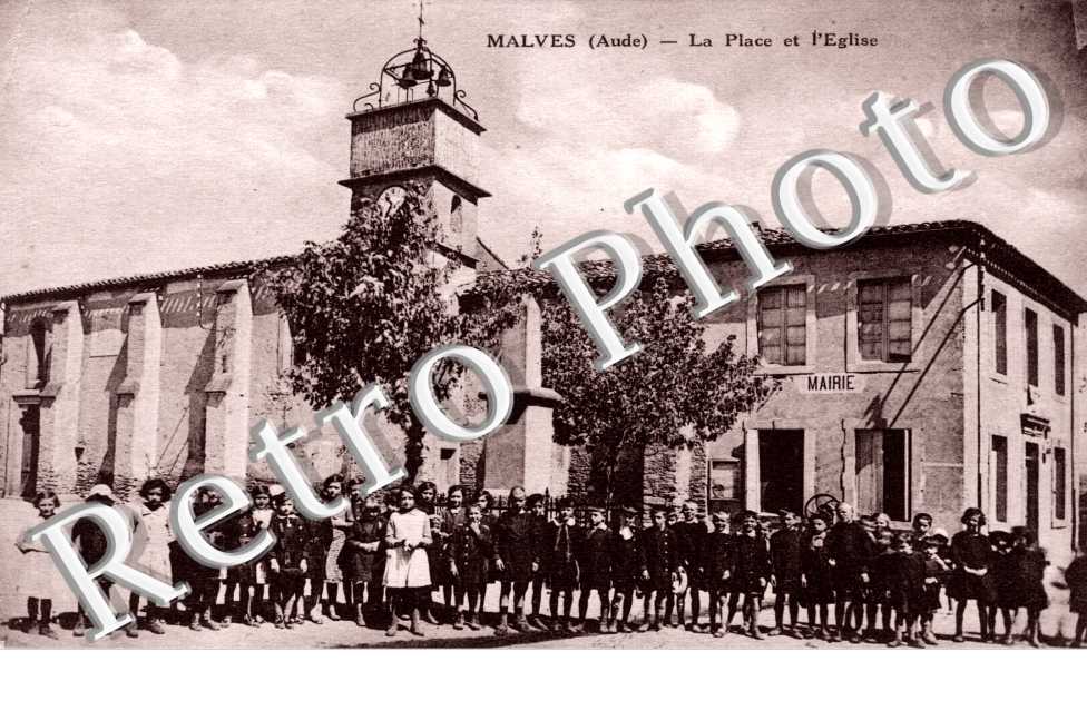 LA PLACE ET L'EGLISE