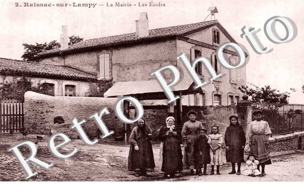 La Mairie, les Ecoles