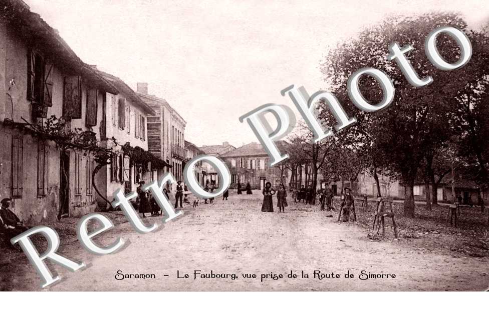 le faubourg, vue prise de la route de Simorre