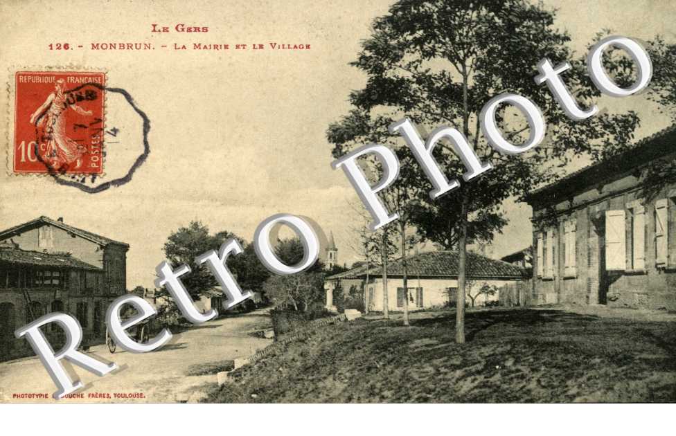 LA MAIRIE ET LE VILLAGE