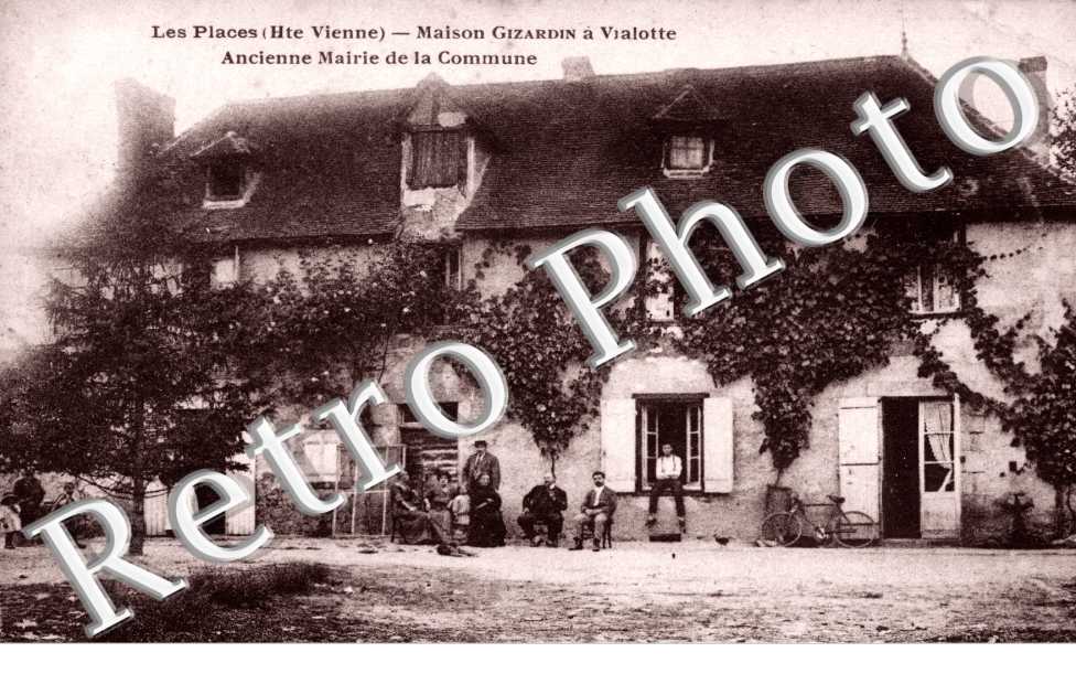 Les Places maison Gizardin a Vialotte Ancienne mairie de la commune