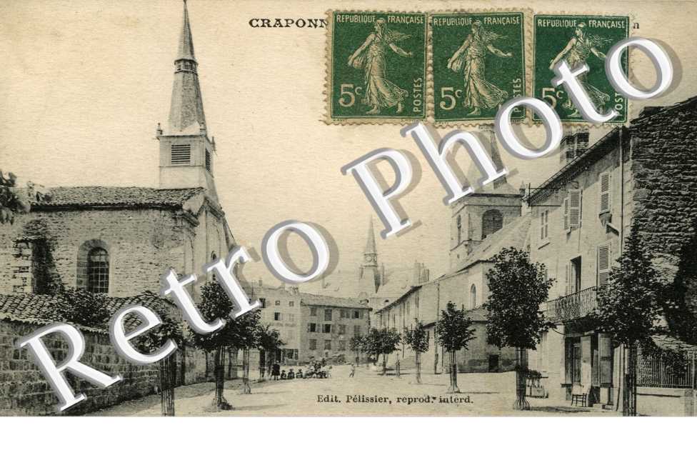 une rue vers eglise
