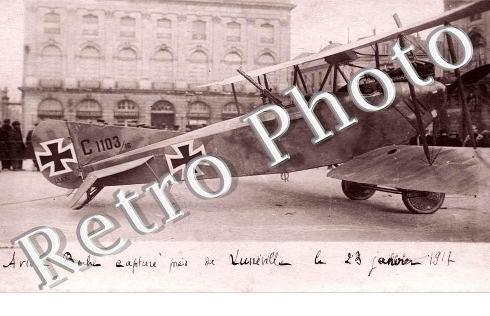 Avion boche sur la place Stanislas 1917