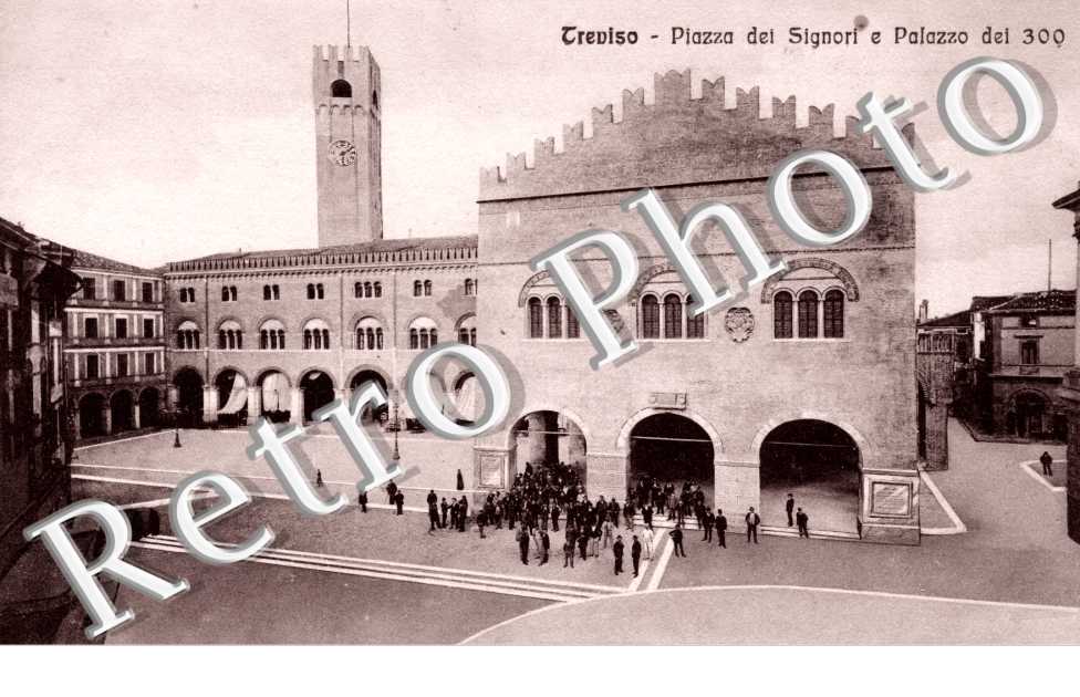 Piazza dei signori e palazzo dei 300