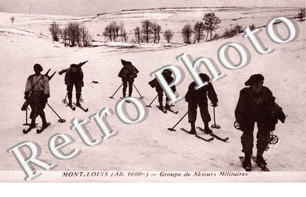 groupe de skieurs militaires